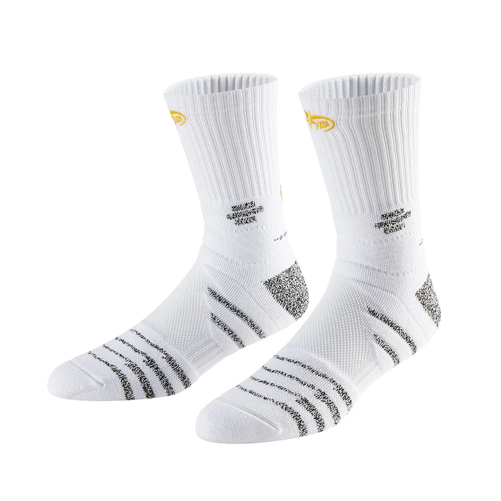 Cushioned Mens Basketball Socks Middle Length Moisture-Wicking Star Design Crew Socks with Ankle Support